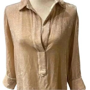 Anthropologie‎ Women's Silk Beige Soft Pullover Collared Medium Top Blue Tassel